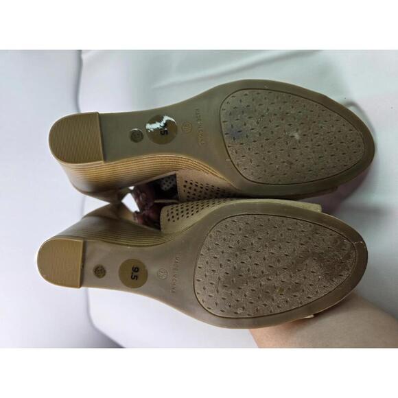 a.n.a. a new approach Open Toe Wedge Heel Sandals Cascade Wide Camel Size 9.5 - Picture 9 of 9